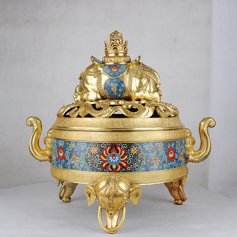 銅鎏金掐絲琺瑯蓮紋雙耳三足蓋爐